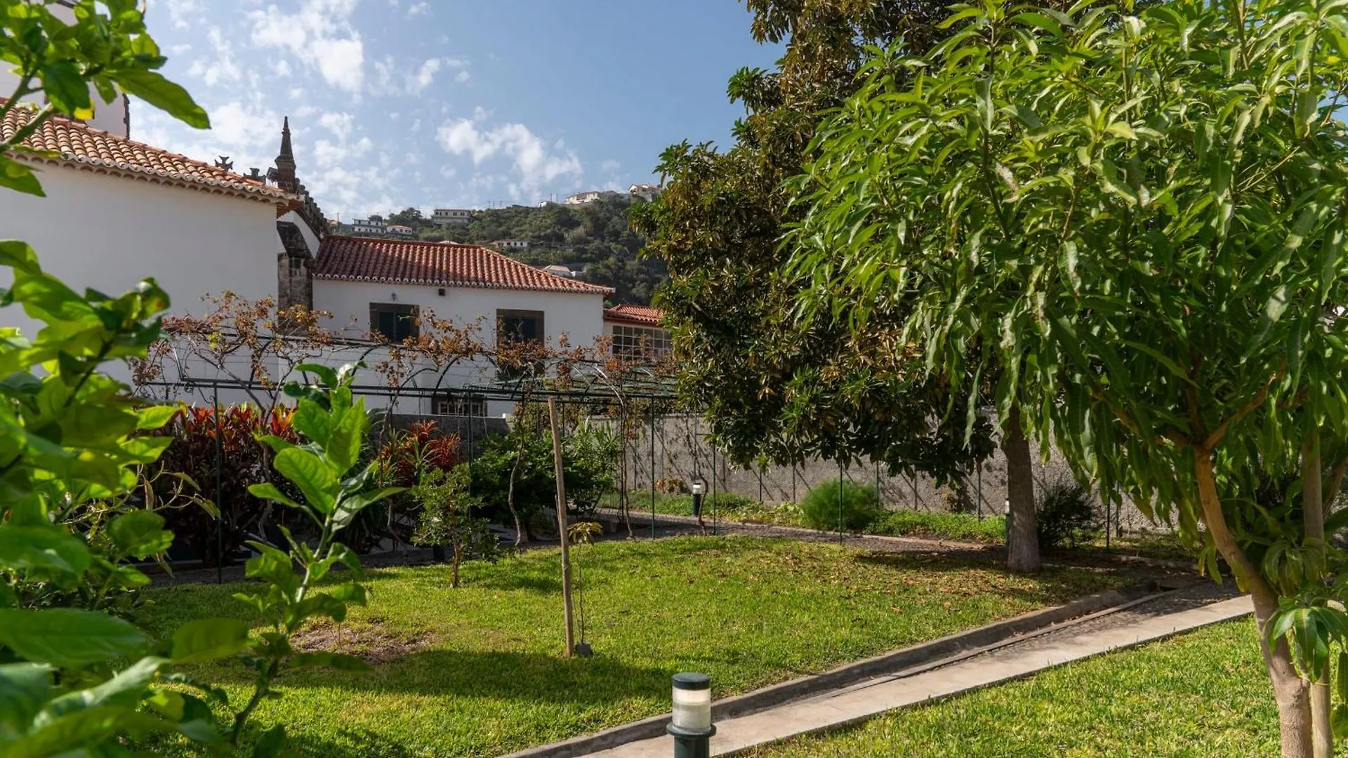 Dom wakacyjny Casa Do Beiral By An Island Apart Santa Cruz  Portugalia