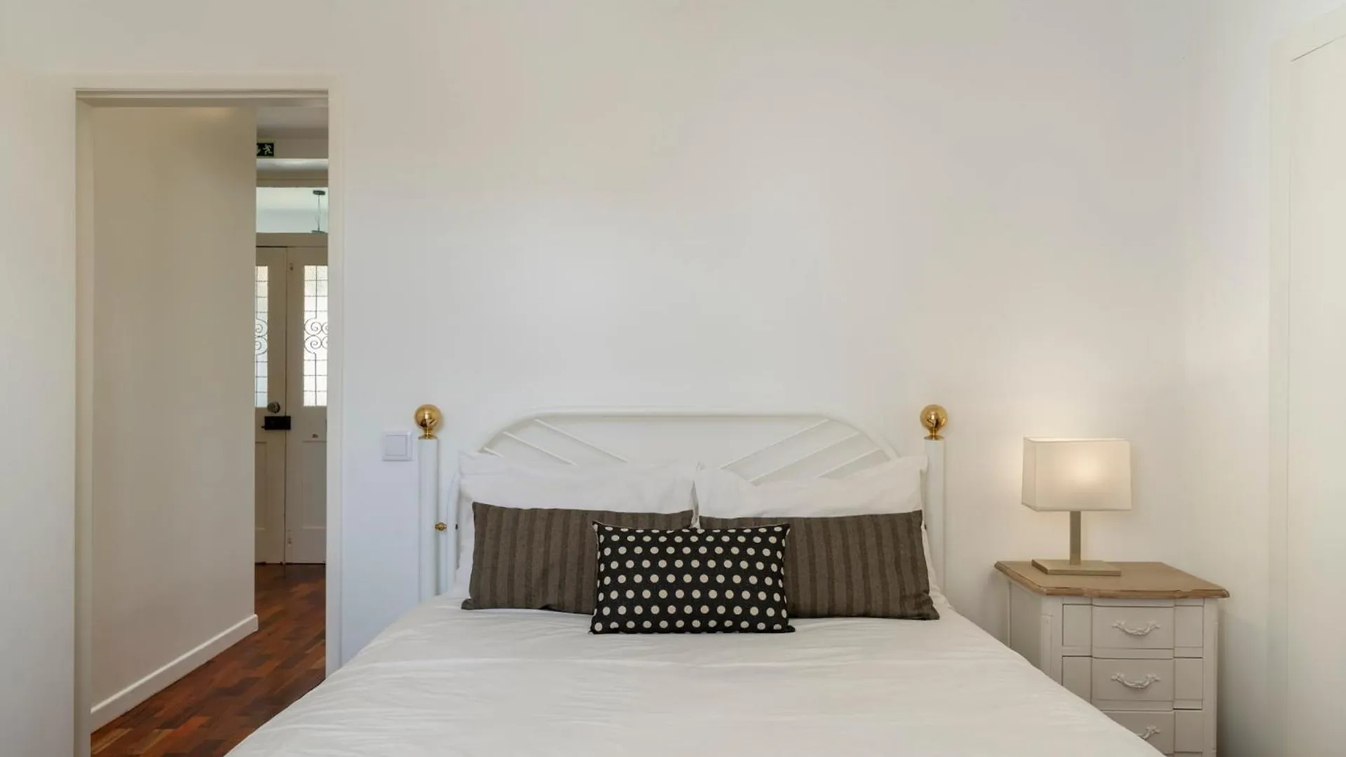 Casa Do Beiral By An Island Apart Santa Cruz